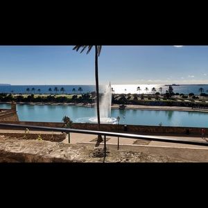 Meet your Posher, Aina